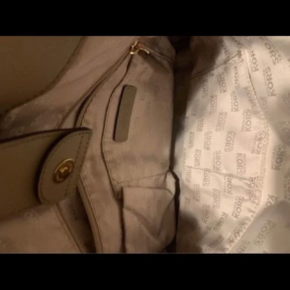 Michael Kors Bag - Picture 5 of 8